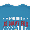 Maternal Navy Pride: 'Proud US Navy Mom' Military Design T-Shirt